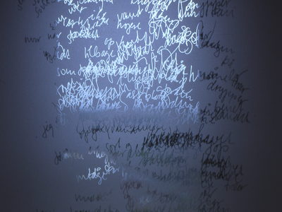 ”Blindskrift” (skrevet med lukkede øjne), sandblæst i glas. (billede 2 af 2)